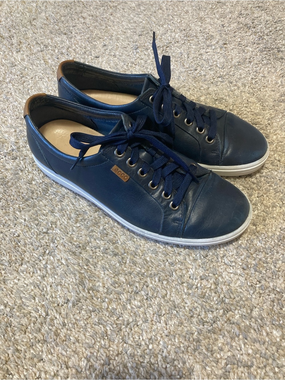 Ecco Navy Leather Lace-Up Sneakers. Size 6.